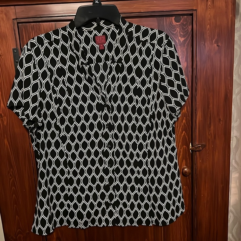 Button down blouse; 212 Collection size XL